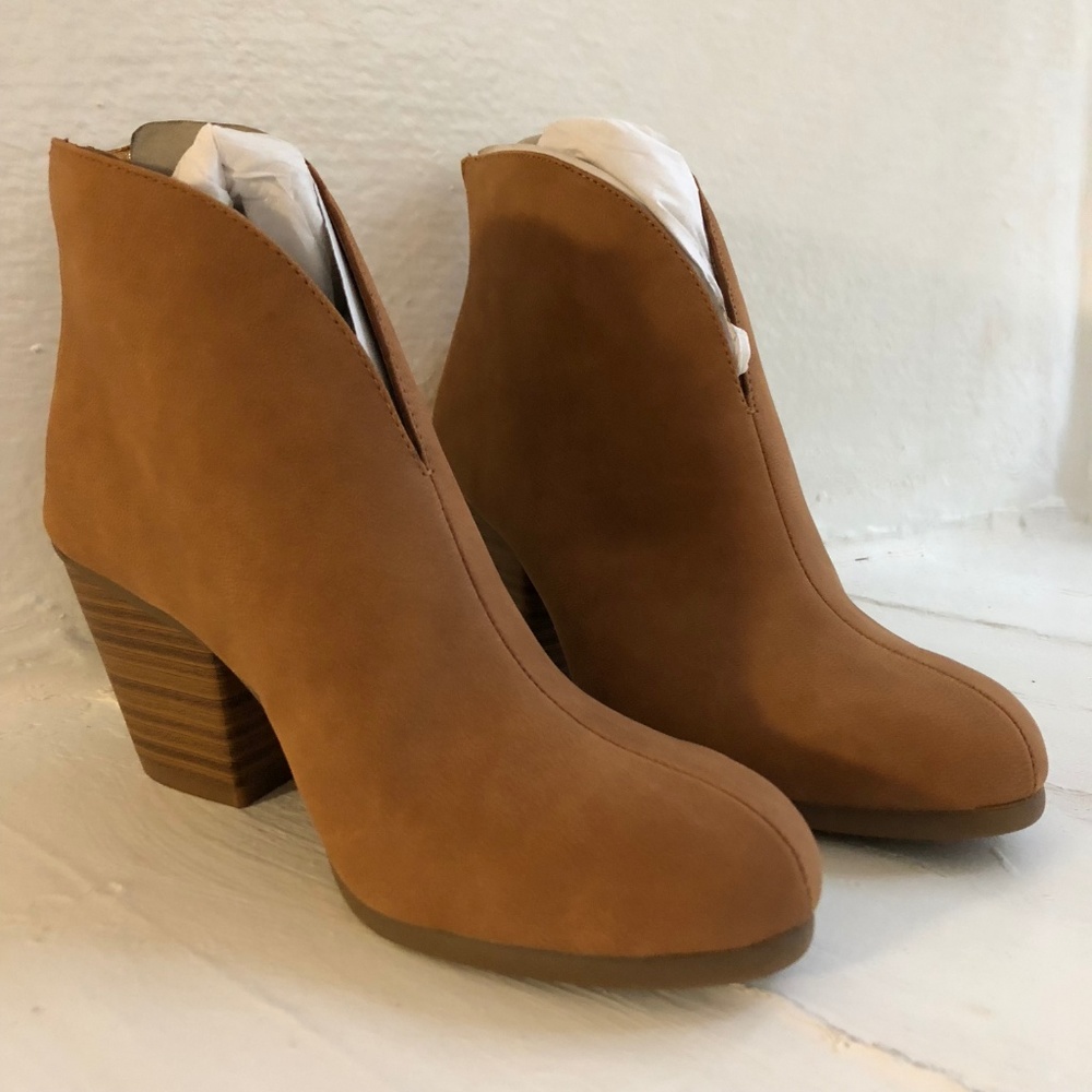 A2 by Aerosoles Women's Gravity Ankle Boot